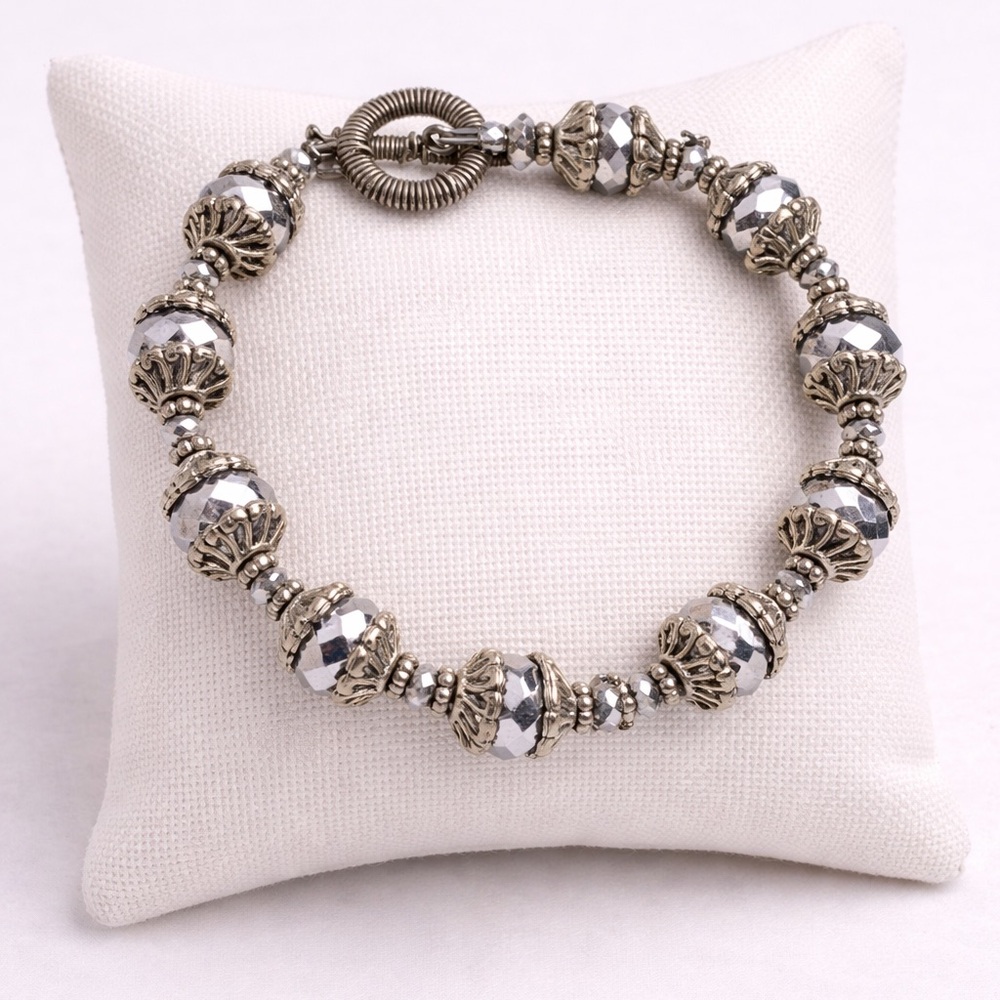 Metallic beaded bracelet